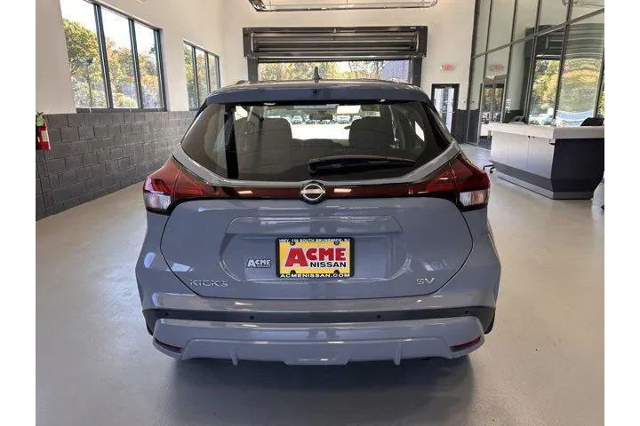 $17895 : Nissan Kicks 2023 SV 4dr Cro image 5
