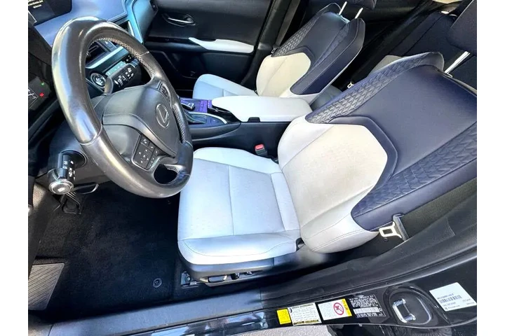 2019 UX 200 Base 4D SUV FWD image 9