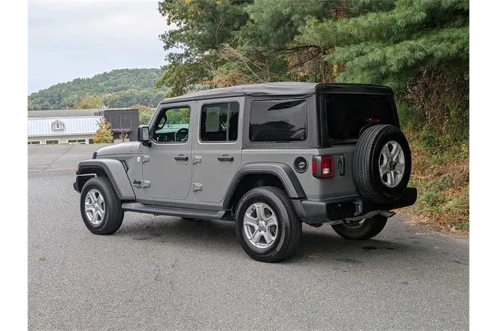 $31335 : Jeep Wrangler Unlimited 2021 image 7