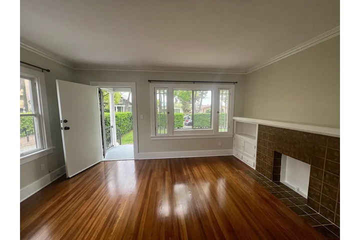 $950 : Rent 1bd 1ba 800sqft Glendale image 3