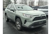 $24985 : Toyota RAV4 2021 AWD XLE Pre thumbnail