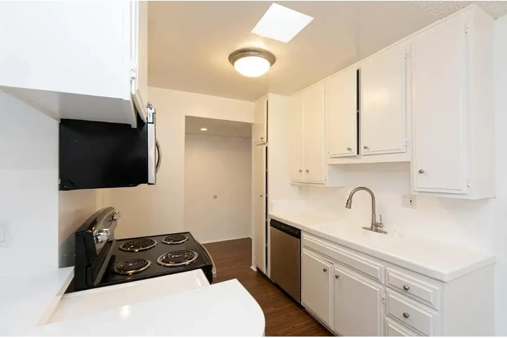 $1600 : Apartamento Disponible image 1