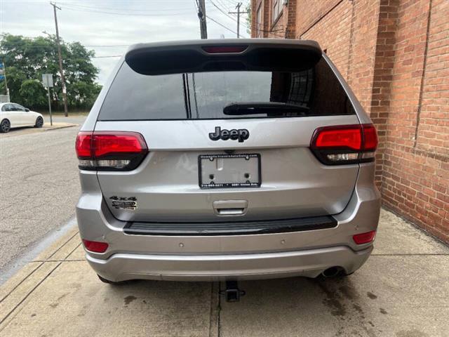 $18000 : 2017 Grand Cherokee Altitude image 3