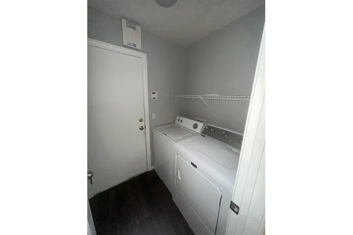 $1580 : Cozy 2 bed/2 bath one story ho image 7
