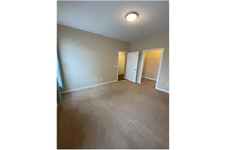 $3100 : Rental property with 5 bedro image 8