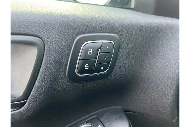 $24925 : Ford Escape 2023 AWD ST-Line image 9