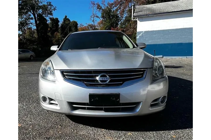 $8999 : 2011 Altima image 1