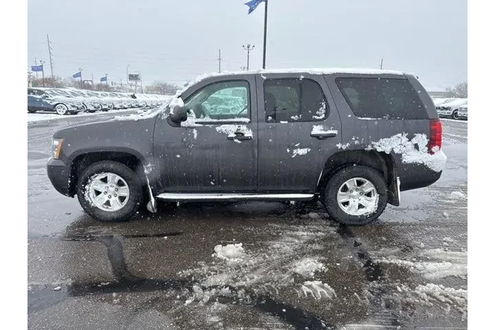 $6000 : Chevrolet Tahoe 2010 4x4 LS image 5