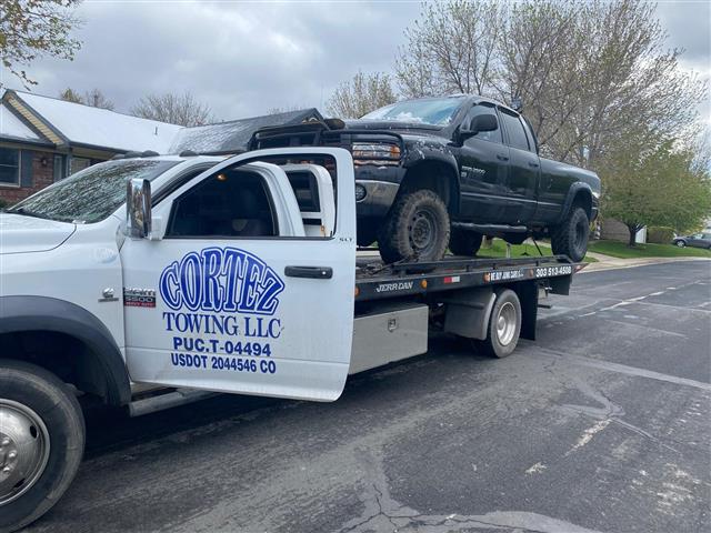 Carreras Towing Services image 1