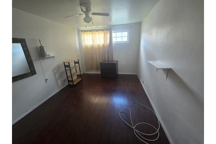 $1100 : Recamara image 2