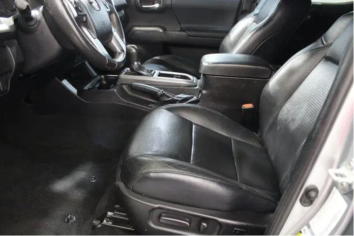 $39942 : Toyota Tacoma 2022 4x4 TRD O image 6