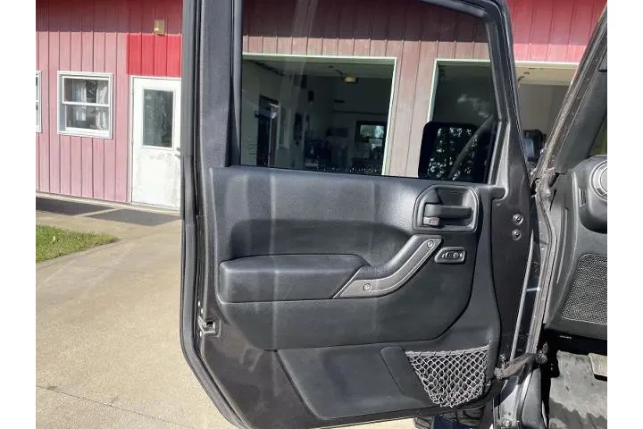 $27299 : Jeep Wrangler JK Unlimited 2 image 9