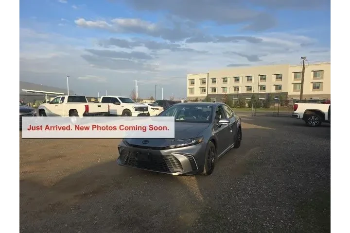 $38900 : Toyota Camry 2026 SE 4dr Sed image 3