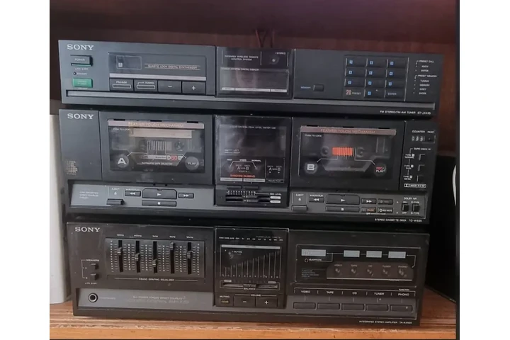 Equipo de Música SONY Japonés image 1