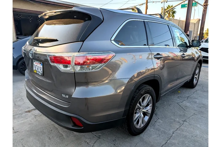 $17995 : 2015 Highlander XLE FWD V6 image 4