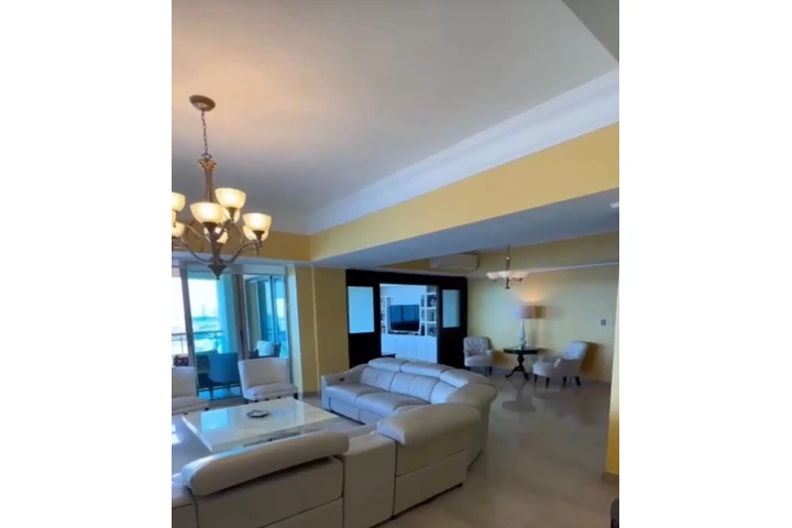 $4000 : Viva como un Rey, Vista al mar image 5