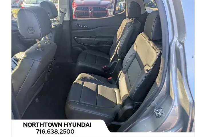 $28900 : GMC Acadia 2023 4x4 SLT 4dr image 9