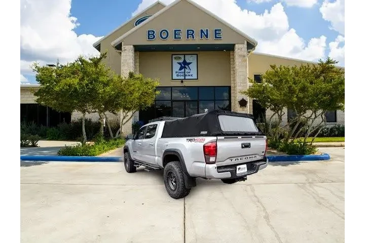 $31369 : Toyota Tacoma 2019 4x4 TRD O image 3