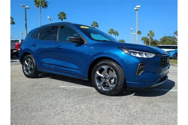 $21299 : Ford Escape 2023 ST-Line 4dr image 2