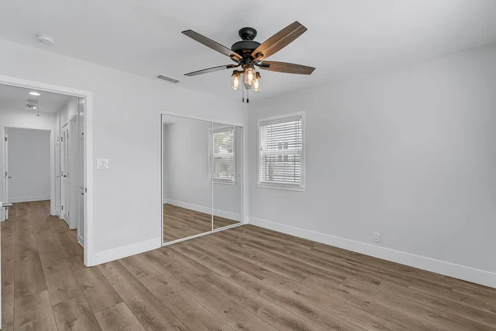 $3000 : Casa en Renta 3Rec 2Banos image 6