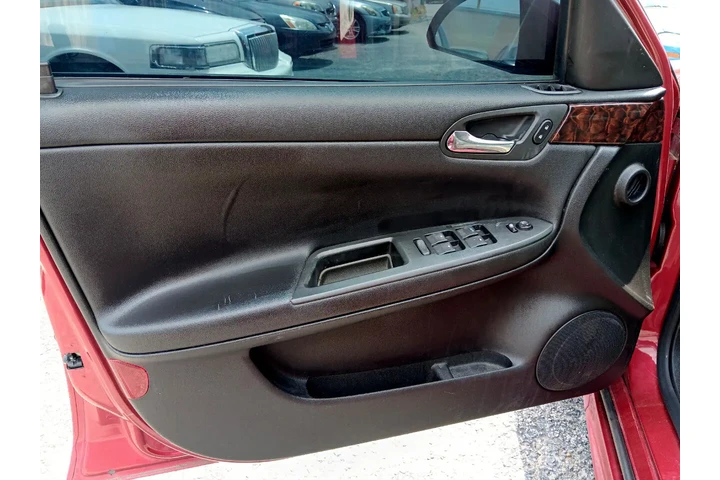 $3000 : 2013 Impala LT FLEET image 7