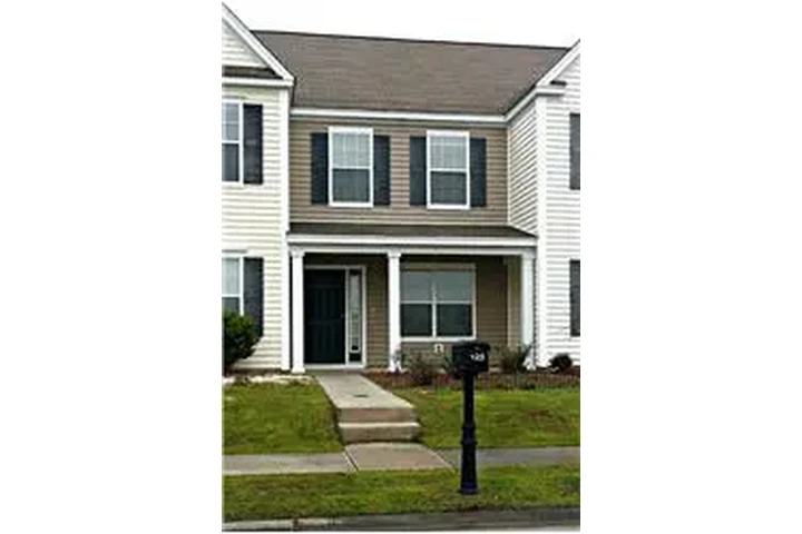 $1650 : Rental property with 2 bedro image 1