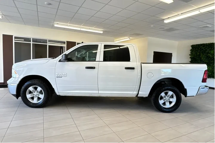 $29986 : Ram 1500 Classic 2023 4x4 SL image 7