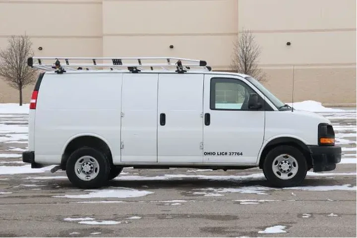 $15950 : Chevrolet Express 2017 2500 image 9