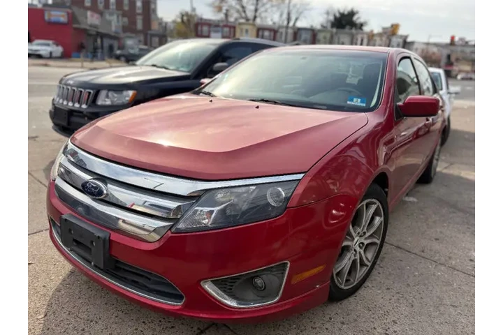 2010 Fusion SE image 5