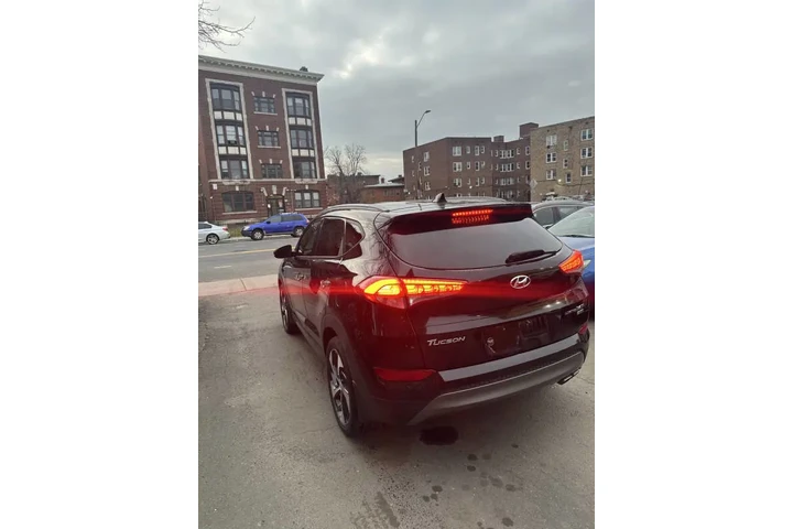 $9999 : 2016 Tucson Limited image 5