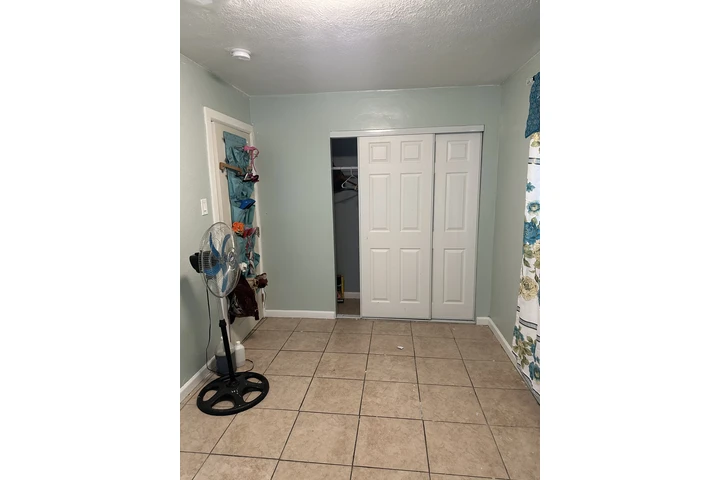 $900 : Se Renta cuarto image 2