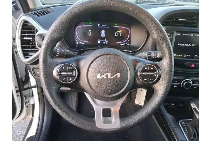 $21926 : Kia Soul 2024 S 4dr Crossove image 10