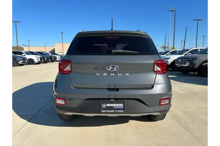 $18895 : Hyundai VENUE 2024 SEL 4dr C image 6