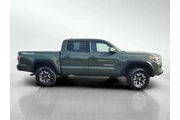 $37192 : Toyota Tacoma 2021 4x4 TRD P thumbnail