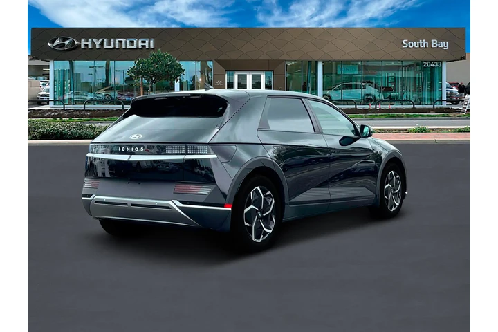 $22498 : Hyundai IONIQ 5 2024 SE 4dr image 7