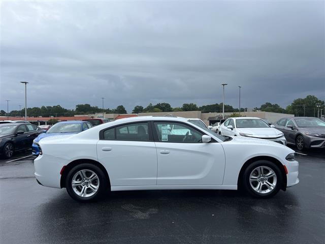 $23688 : PRE-OWNED 2022 DODGE CHARGER image 8