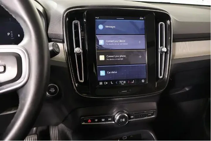 $26734 : Volvo XC40 2023 B4 Plus Brig image 5