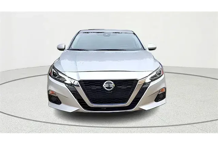 $19235 : Nissan Altima 2021 2.5 SL 4d image 2