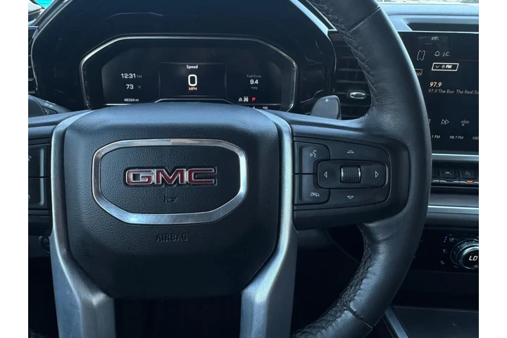 2023 GMC Sierra 1500 SLT Crew image 10