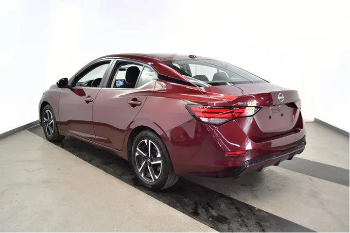 $19994 : Nissan Sentra 2025 SV 4dr Se image 2