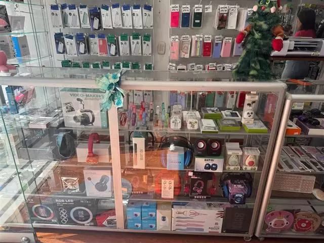 $37000000 : SE VENDE TIENDA DE CELULARES image 6