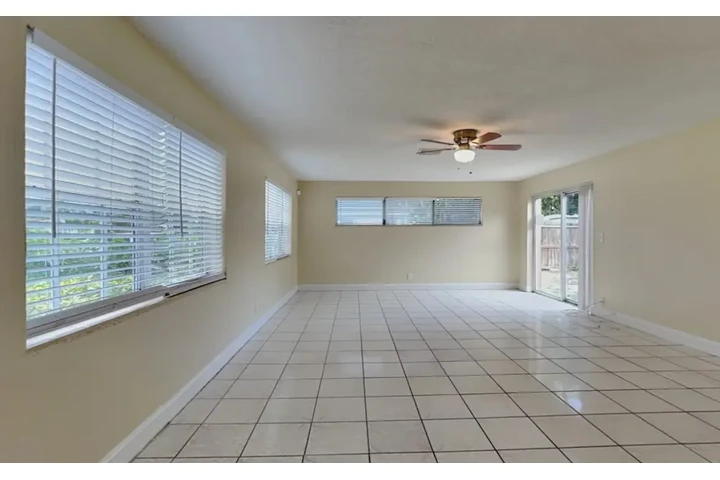 $2500 : 3Bed In Little Havana Miami image 2
