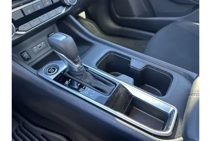 $17698 : Nissan Sentra 2025 SV 4dr Se image 9