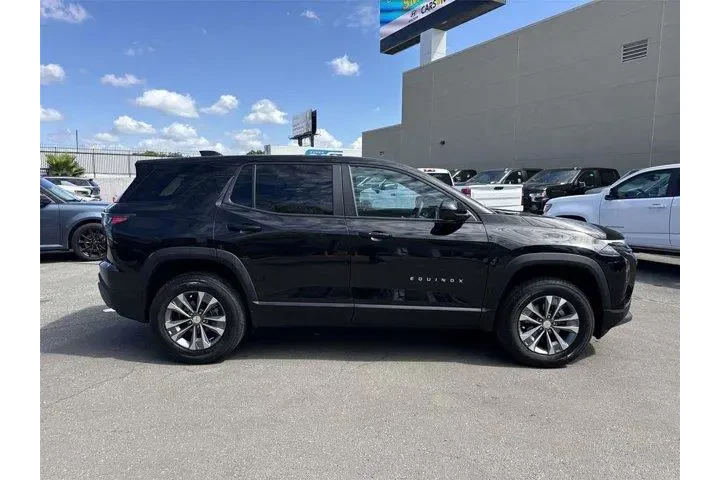 $22900 : Chevrolet Equinox 2025 LT 4d image 2