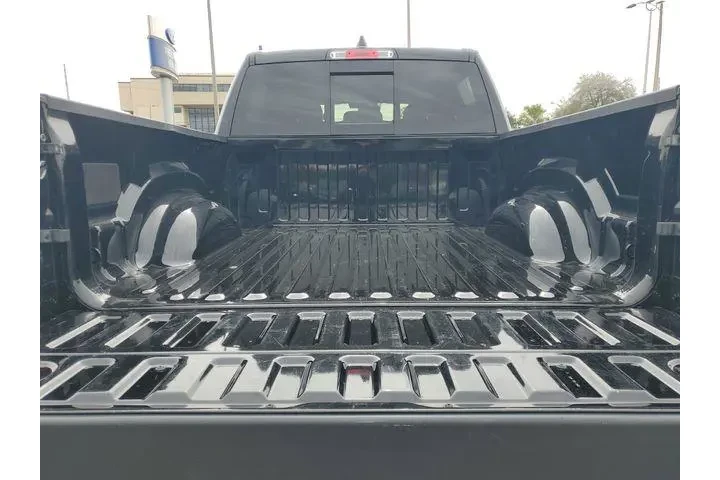 $39993 : Ram 1500 2025 4x4 Big Horn 4 image 7