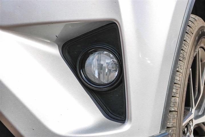 $15990 : Pre-Owned 2016 Toyota RAV4 SE image 8