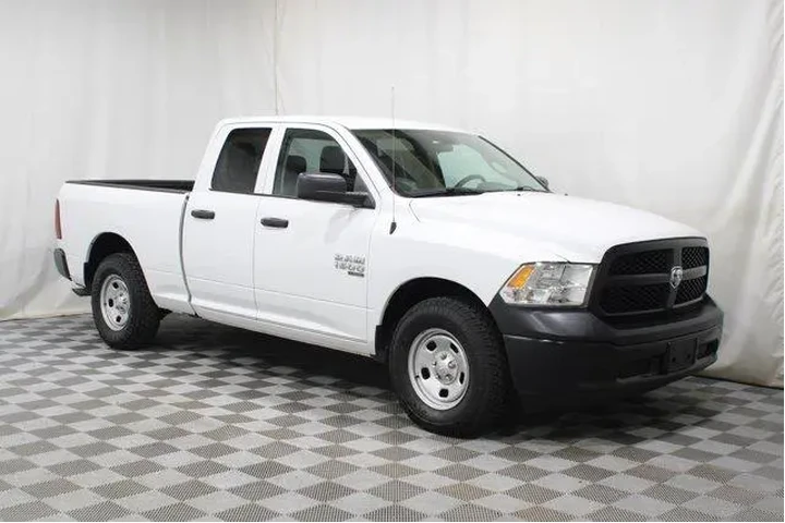 $28940 : Ram 1500 Classic 2023 4x2 Tr image 1