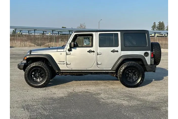 $19990 : Jeep Wrangler JK Unlimited 2 image 6