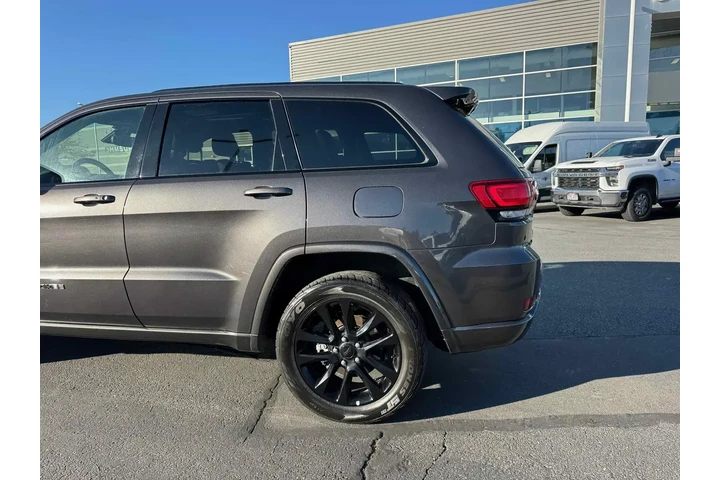 $24311 : Jeep Grand Cherokee 2021 4x4 image 4