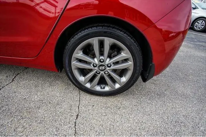 $9200 : Hyundai ELANTRA GT 2017 4dr image 9